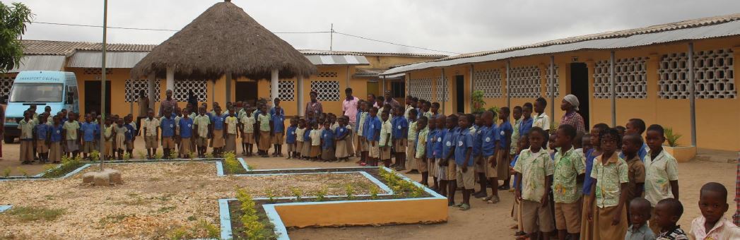 Material- und Kleidersammlung durch Source de&nbsp;Vie